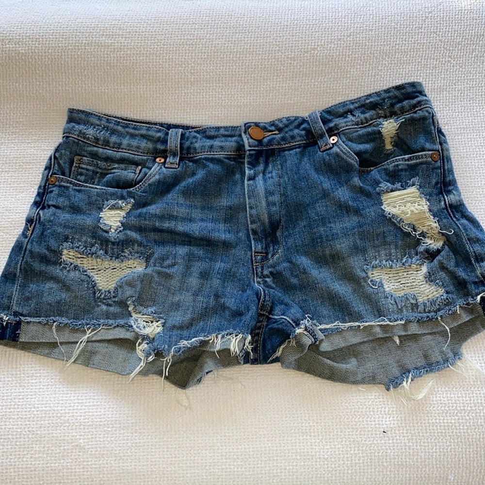Blank NYC Fulton distressed denim shorts, size 29